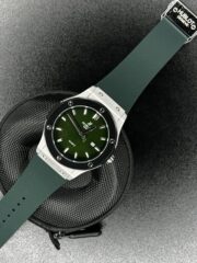 ▪️𝐇𝐮𝐛𝐥𝐨𝐭 Big Bang 𝐒𝐢𝐥𝐯𝐞𝐫 𝐁𝐥𝐚𝐜𝐤 And Green 𝐃𝐚𝐢𝐥 𝐄𝐝𝐢𝐭𝐢𝐨𝐧 silicone belt 𝐀𝐀 𝐆𝐫𝐚𝐝𝐞⌚