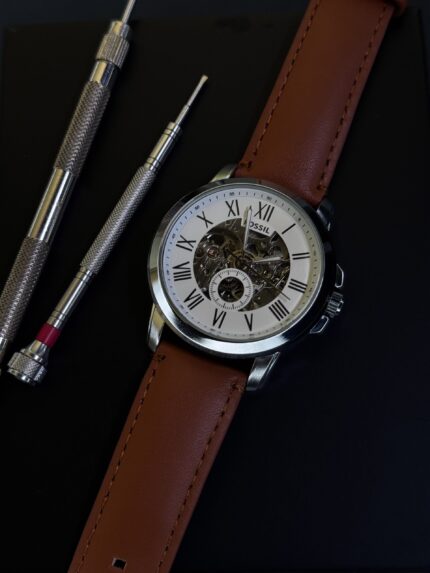 FOSSIL LEATHER LIGHT BROWN BELT WHITE DIAL AUTOMATIC LUXURIOUS MEN’S WATCH.