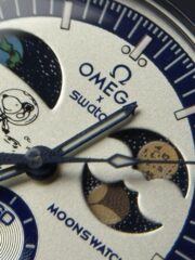 OMEGA X SWATCH MOONSWATCH – SNOOPY MOONPHASE EDITION - Image 3