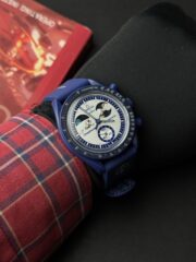 OMEGA X SWATCH MOONSWATCH – SNOOPY MOONPHASE EDITION