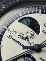OMEGA X SWATCH MOONSWATCH – SNOOPY MOONPHASE EDITION - Image 5