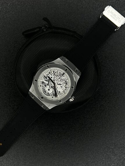 𝐇𝐮𝐛𝐥𝐨𝐭 Big Bang Spider Edition Artificial Leather Black Belt And White Dial